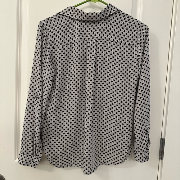 LOFT Monochrome Polka Dot Shirt in size XSP - Picture 2 of 3